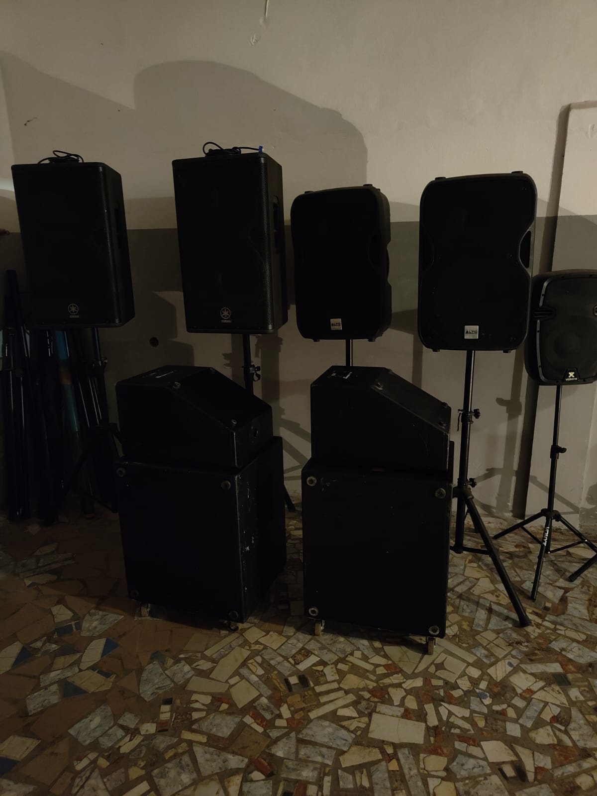 Système de sonorisation sur scène